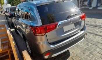 
										Mitsubishi Outlander full									