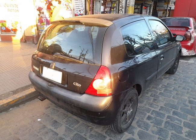 
								Renault Clio full									