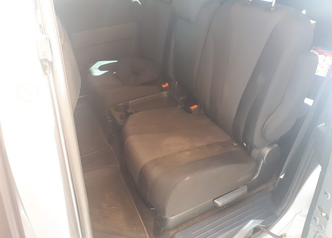 
								Mazda 5V Aut. 3ra corrida de asiento full									