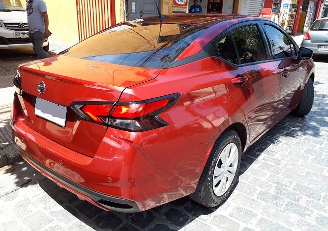 
								Nissan Versa Sence MT full									