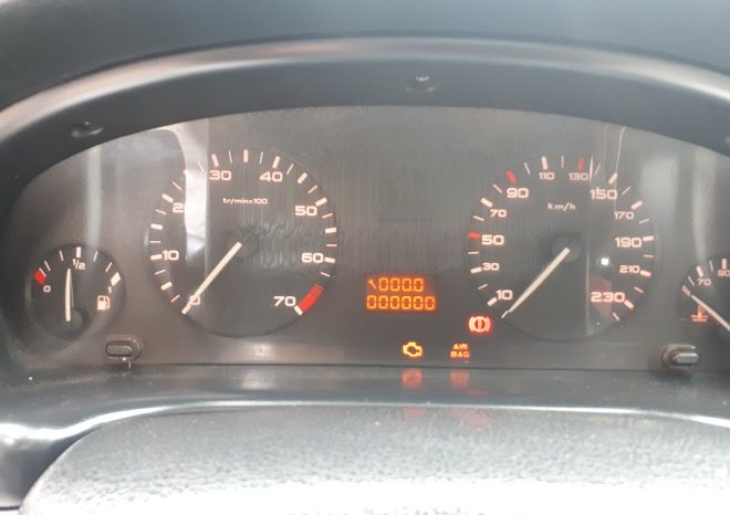 
								Peugeot 406  DP 2000 full									