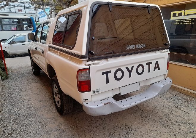 TOYOTA  HI LUX  STD  Dcab. 4X4