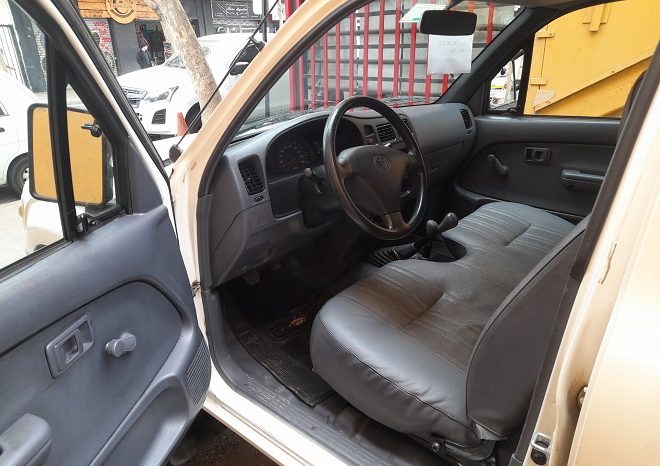 TOYOTA  HI LUX  STD  Dcab. 4X4