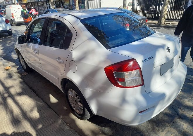 
								Suzuki  SX4  GLX  Sport full									