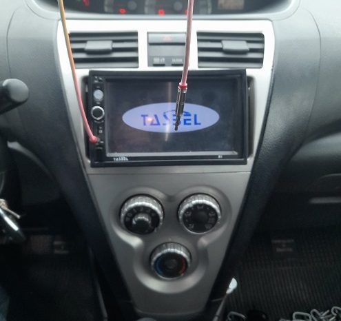 
								Toyota Yaris  GLI full									