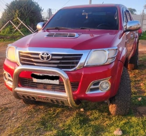 
								Toyota New Hilux DCab, 4X4 full									