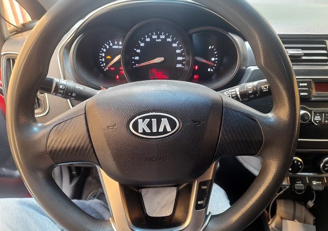 
								Kia Rio 5  EX full									