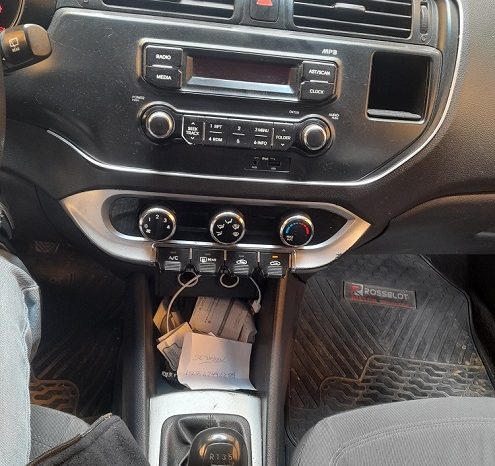 
								Kia Rio 5  EX full									